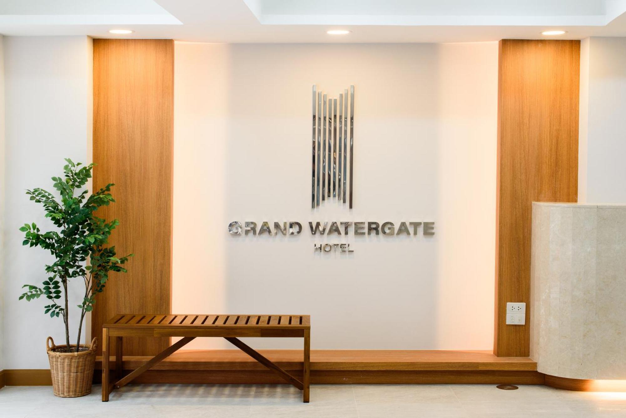 Grand Watergate Hotel Бангкок Экстерьер фото